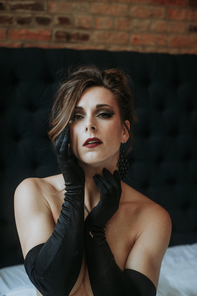 Corset Story - Valerie Brochu & Nathalie Godin Image 8