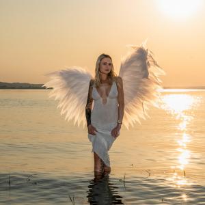 Leni Norbert Rosik 3 3 Am5t8s7 Boudoir Photography with Wings