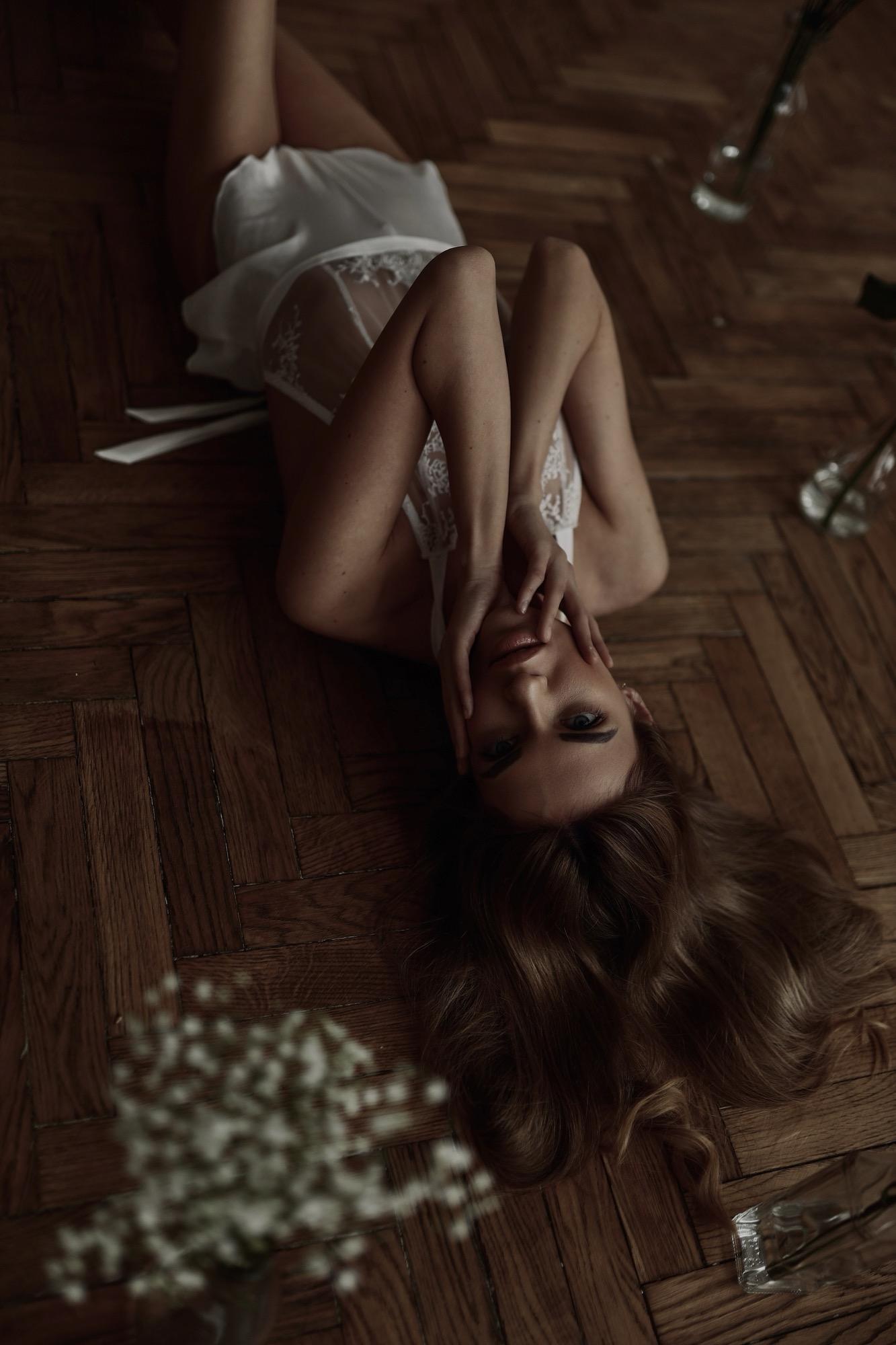 One Morning In The Apart - Anastasiia Romanovskaya & Viki Image 5